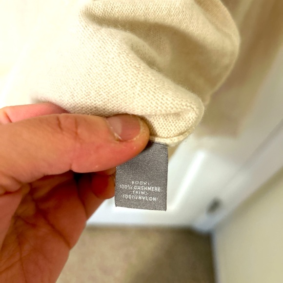 Neiman Marcus Lace Sleeve Crewneck Pure Cashmere Sweater (sz L) - Picture 7 of 11